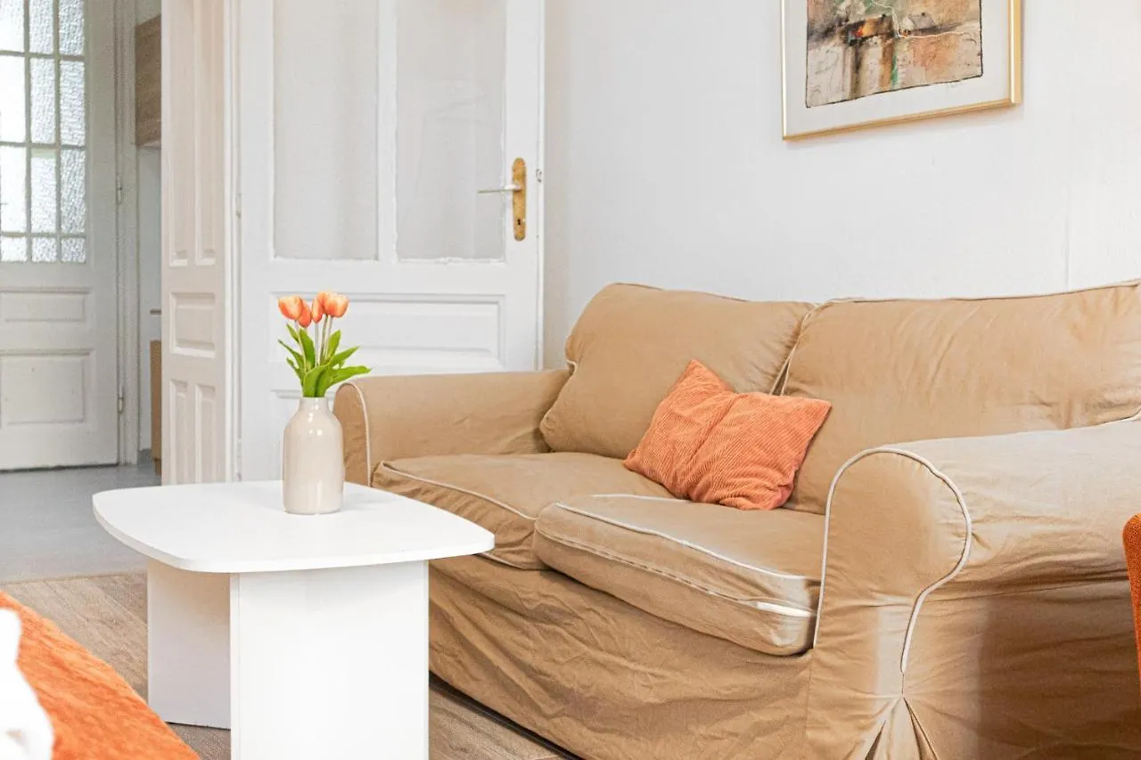 Apartment Gorgeous 2Br Apt. Central Located And Spacious Vienna