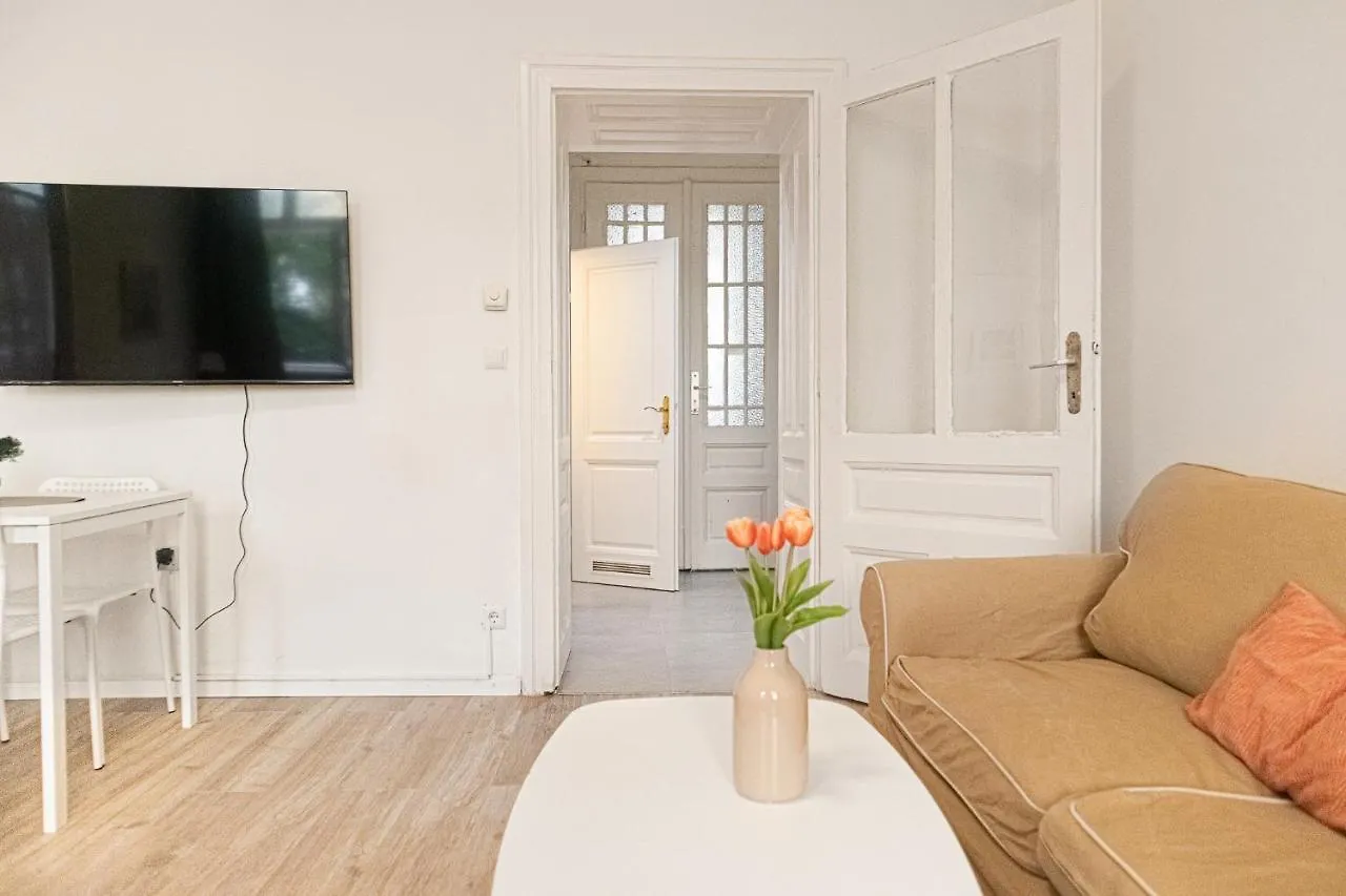 Gorgeous 2Br Apt. Central Located And Spacious Vienna 0*,