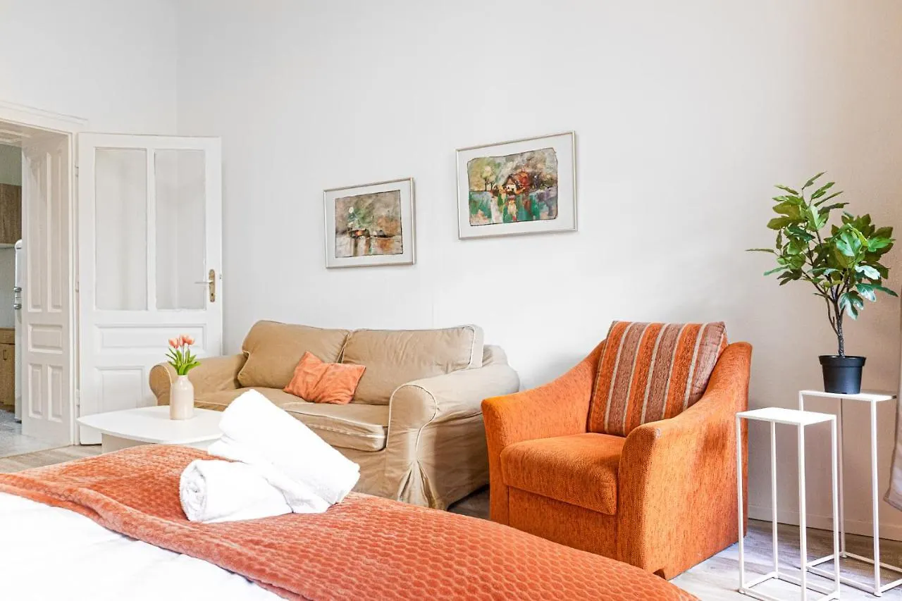 Gorgeous 2Br Apt. Central Located And Spacious Vienna 0*,